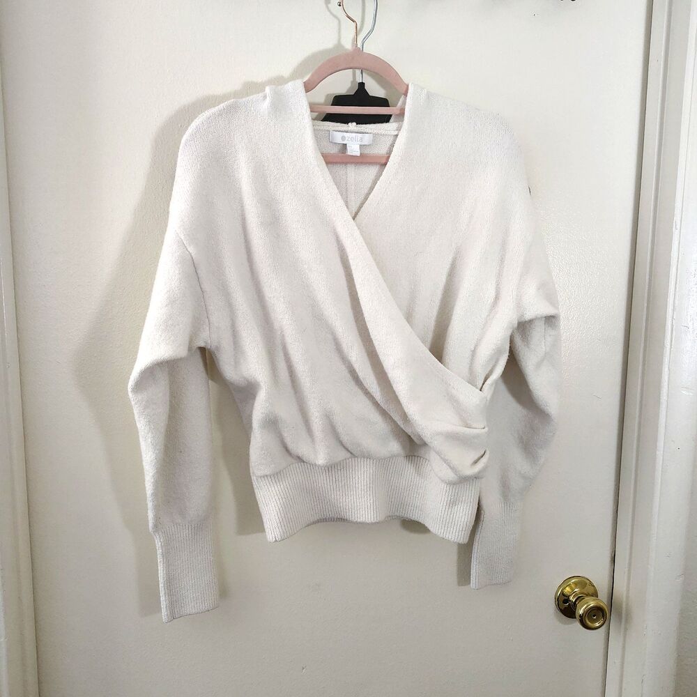 Zella White Hoodie Crossover Size Medium - Picture 7 of 14